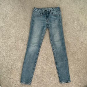 American eagle super super stretch light wash skinny jeans